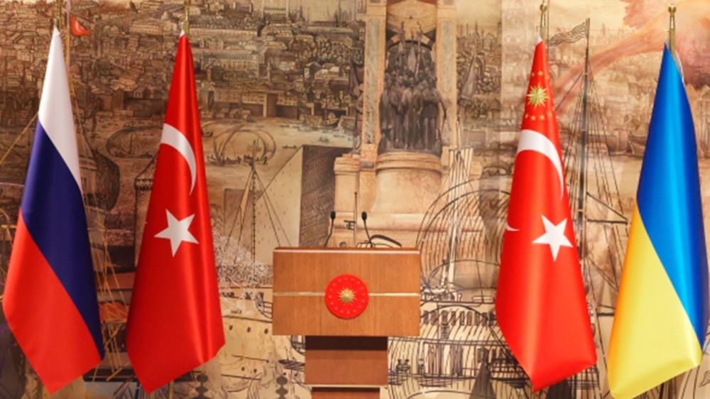 Сутки до мира: чего ждут от переговоров России и Украины в Стамбуле