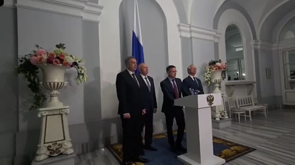 Россия готова к работе.. Делегация РФ прибыла в Стамбул для проведения прямых, двусторонних, без предварительных условий переговоров с Украиной, подчеркнул Мединский