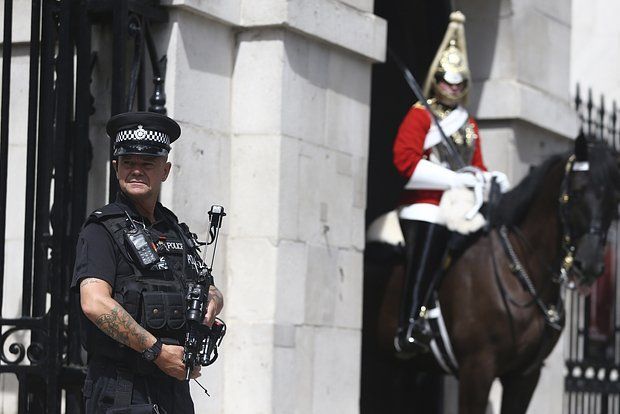 BBC: Поджигателем дома и машины премьера Стармера оказался украинец