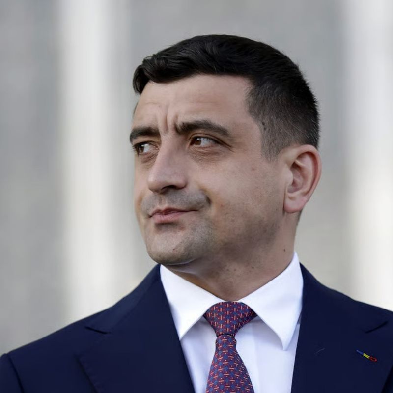 Нейтралитет в отношении Украины кандидата в президенты Румынии Симиона несовместим с позицией страны — члена ЕС и НАТО, заявила бывший пресс-секретарь альянса