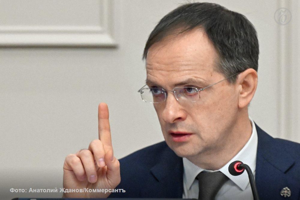 Российская делегация готова к возобновлению переговоров с Украиной в Стамбуле и возможным компромиссам, заявил помощник президента РФ Владимир Мединский