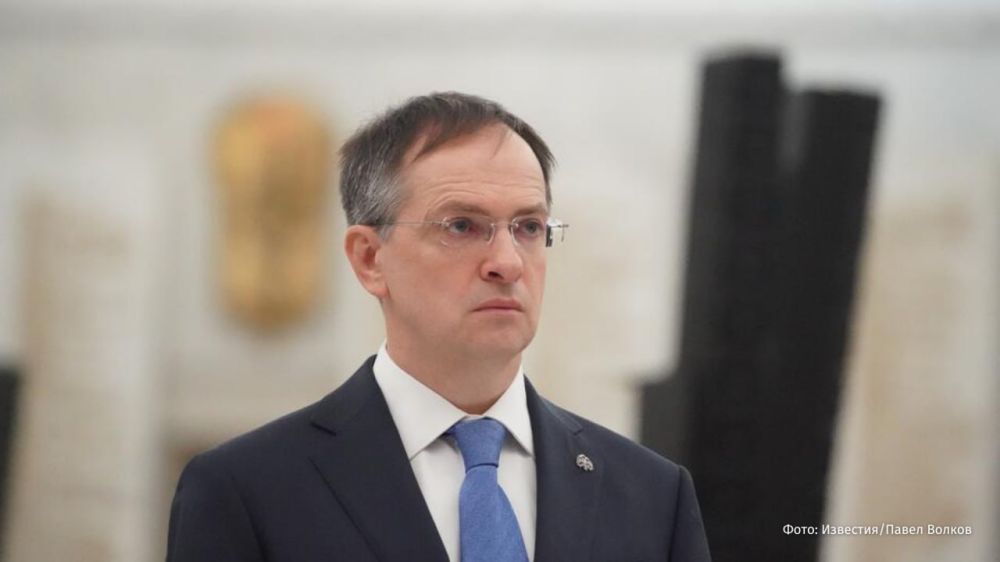 Российская делегация прибыла в Стамбул на переговоры с Украиной, подтвердил Владимир Мединский, который возглавляет миссию