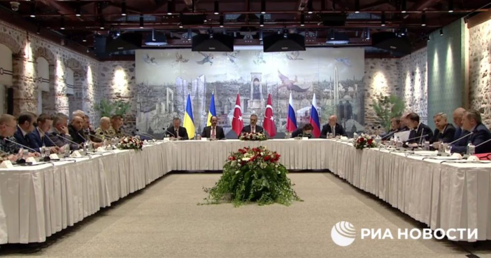 В Стамбуле начинаются переговоры представителей России, Украины и Турции
