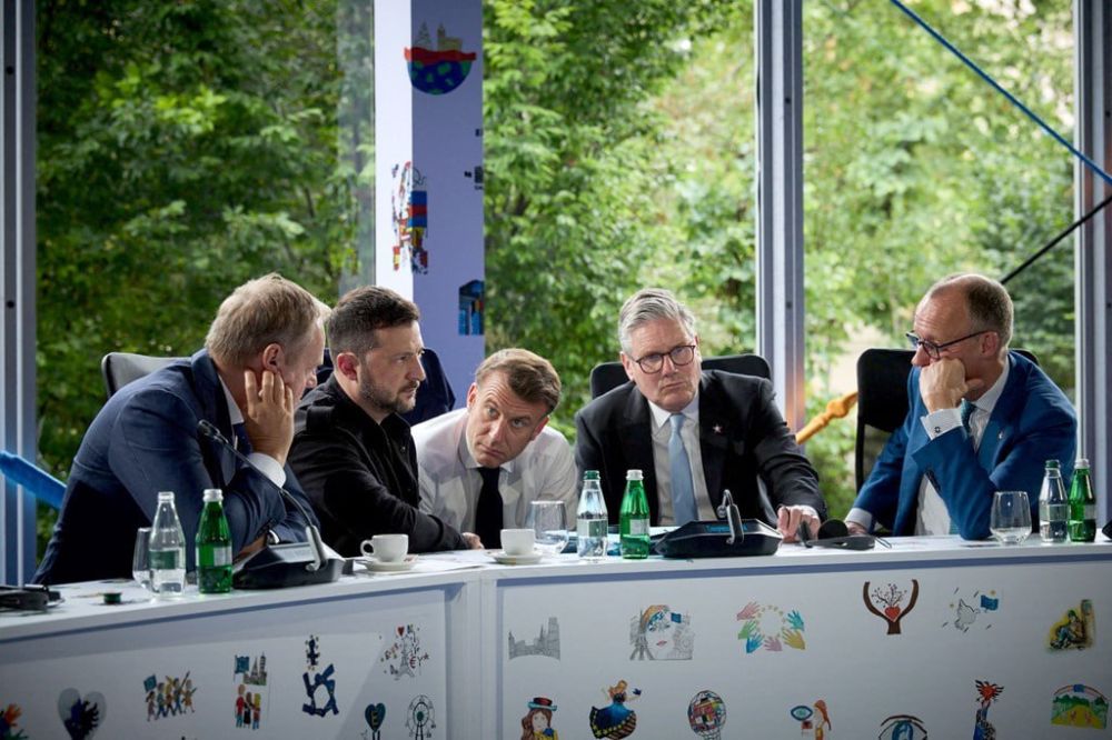 Лидеры "европейской троицы" ожидаемо негативно отреагировали на итоги первого раунда переговоров в Стамбуле, трактовав их как отказ России от мира