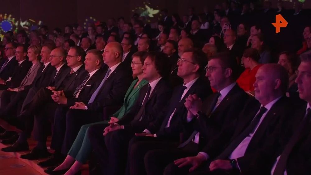Малыш Рютте, малыш Фицо: на заседании Европейского политического сообщества гостей поприветствовали шутливым видео с европейскими лидерами
