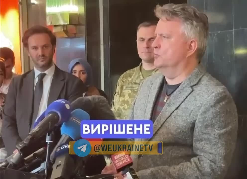 Эти зеленые идиоты даже не понимают, какими клоунами выглядят и являются