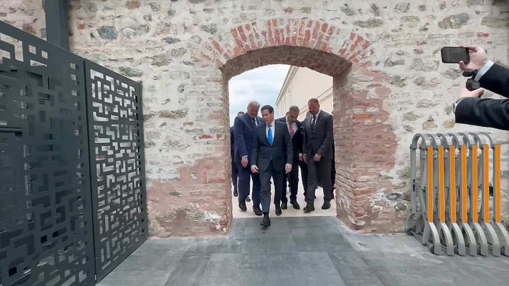 В Стамбуле начинаются переговоры делегаций США, Турции и Украины – украинский МИД