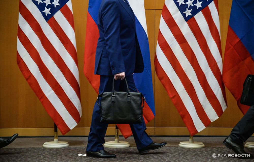 Информации о встрече делегаций России и США нет, сообщил источник