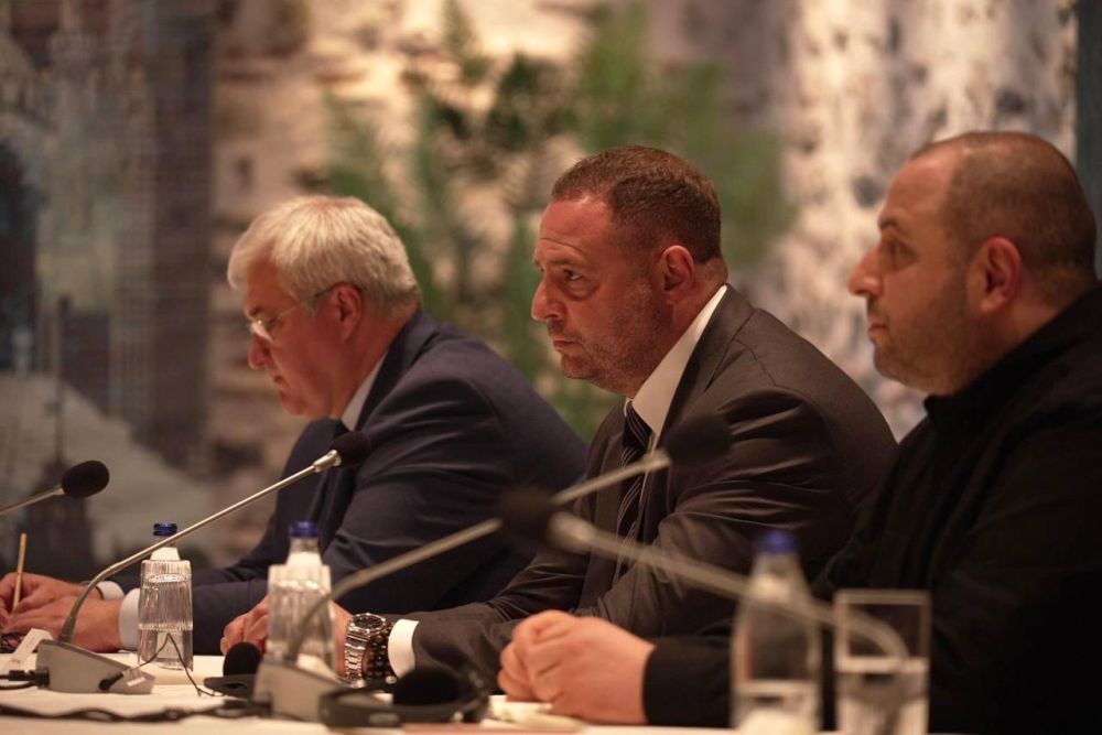 Глава офиса Зеленского Ермак, которого считают реальным директором нынешней Украины, заявил в соцсетях, что переговоры со Стамбульскими договорённостям 2022 года связывает только город, где они проводятся