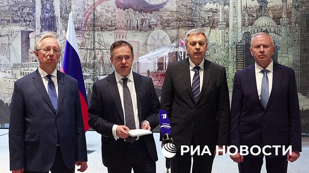 Глава российской делегации Владимир Мединский сделал несколько заявлений по итогам переговоров с Украиной в Стамбуле: