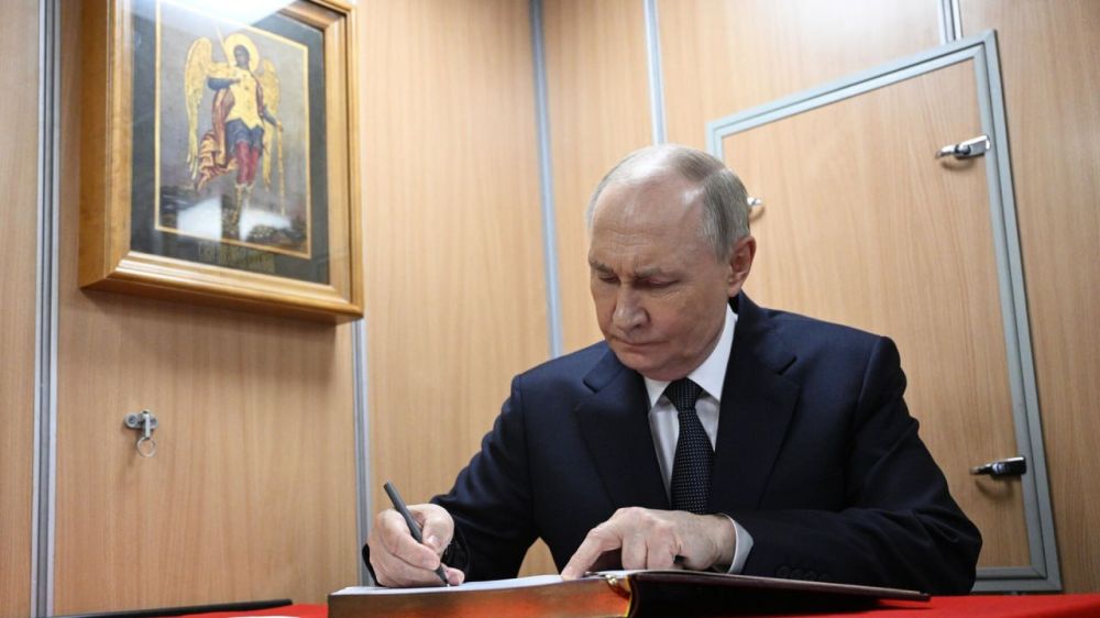 Путин поручил «Газпрому» и кабмину до 2030 года построить и запустить газопровод Волхов — Мурманск, а также: