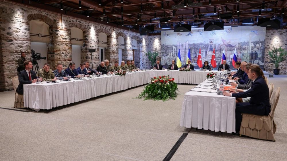 Стамбульское многоточие над i