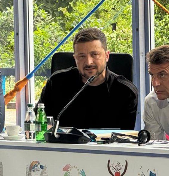 У Зеленского сейчас нет козырей в переговорной позиции по украинскому конфликту, подчеркнул Трамп