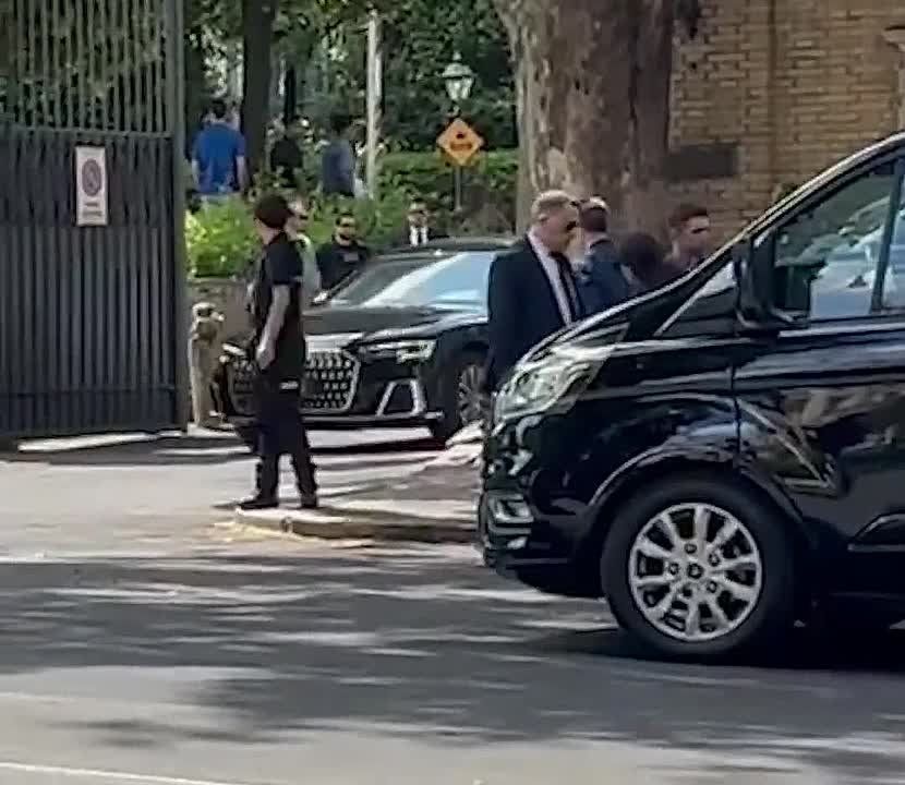 Украинская СМИ утверждают, что встреча Зеленского с Венсом и Рубио завершилась, она длилась около 40 минут