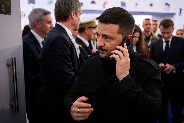 Дубинский: Шансы Зеленского удержать власть тают после переговоров в Стамбуле