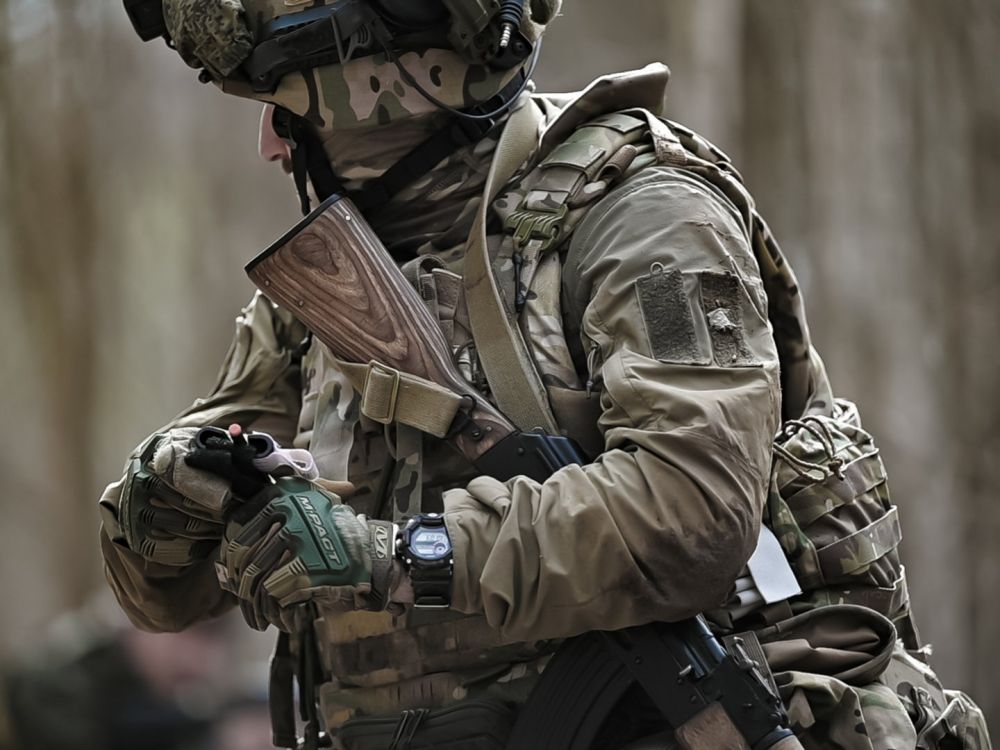 Опубликовано видео с бойцом ВС РФ, который пробыл в тылу Украины три дня