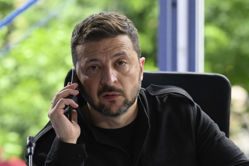 "Подал в отставку": журналистка предупредила о потере власти Зеленским