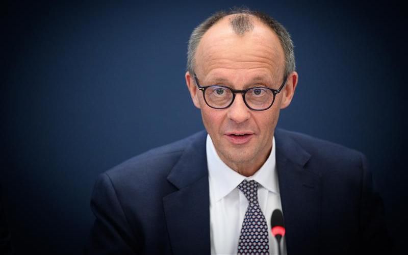 «Нет никаких решений, нет никаких дискуссий о том, должны ли мы направить войска в Украину из стран-членов ЕС или из европейской части НАТО: сначала должно быть прекращение огня», — канцлер Германии Мерц