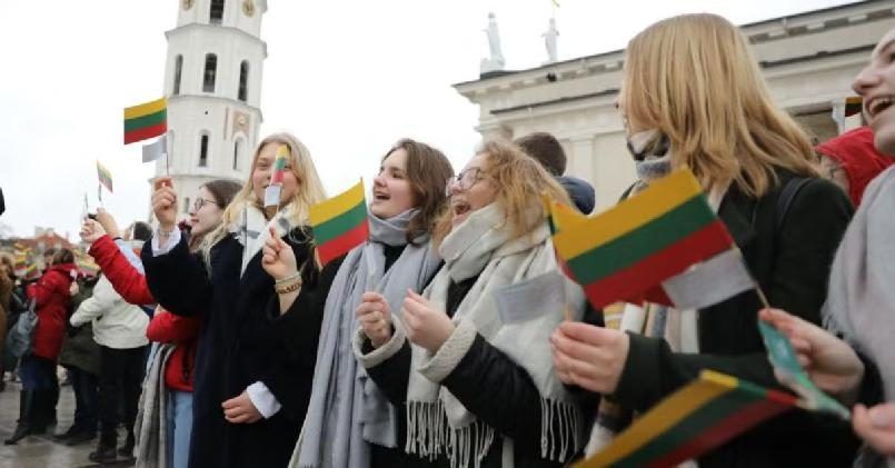 Опрос: большинство литовцев потеряли доверие к США из-за Украины