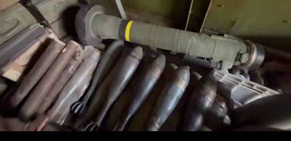 Сотрудники МВД по ДНР обнаружили крупный тайник с оружием и боеприпасами образца НАТО в районе Курахово