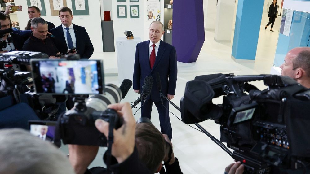 Ушаков: Путин и Трамп не обсуждали дедлайн для прекращения огня на Украине