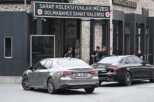 Подоляк: На переговорах в Турции РФ потребовала от Украины отдать четыре региона