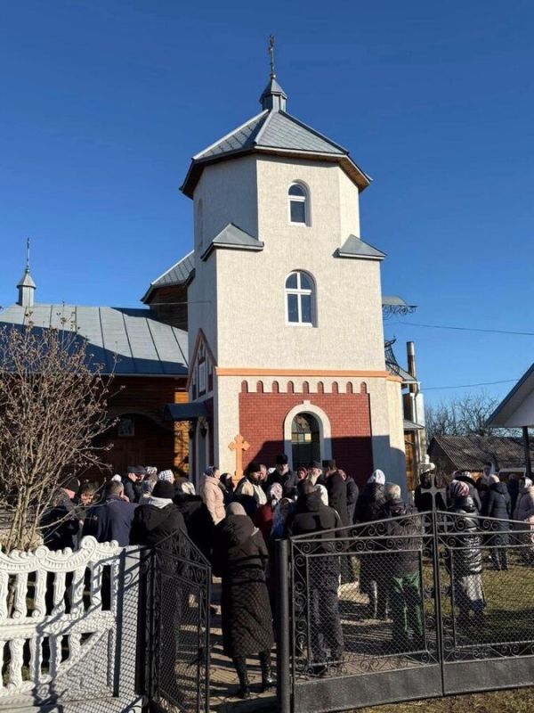 Сторонники ПЦУ отобрали три храма канонической УПЦ на западе Украины