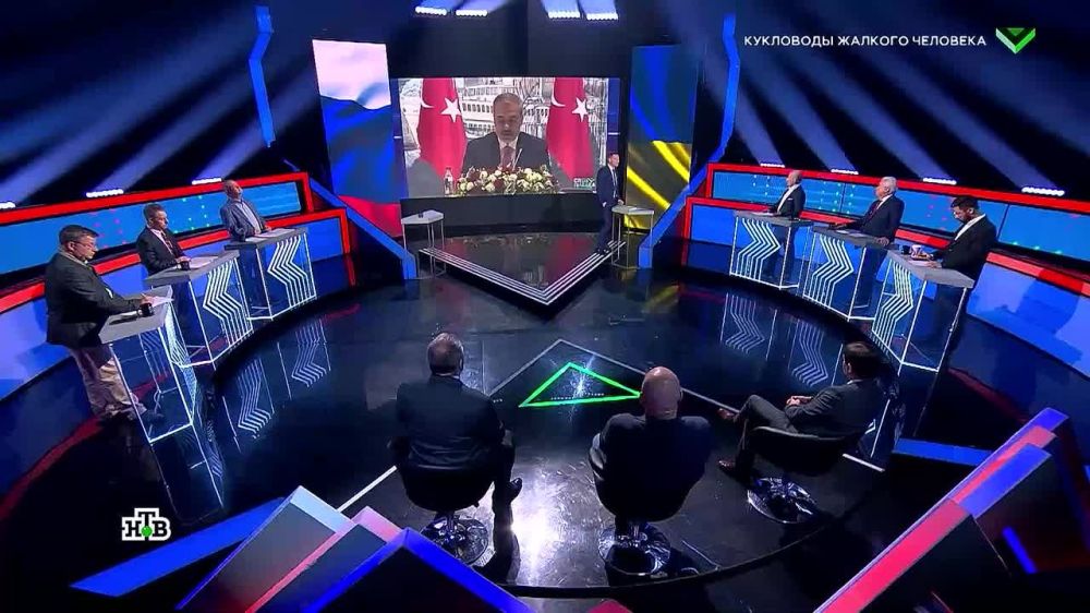 Зеленский пытался затянуть начало переговоров между Россией и Украиной в Турции, катаясь по разным городам, поскольку ему важен не результат, а процесс, объясняет эксперт студии «Своей правды»