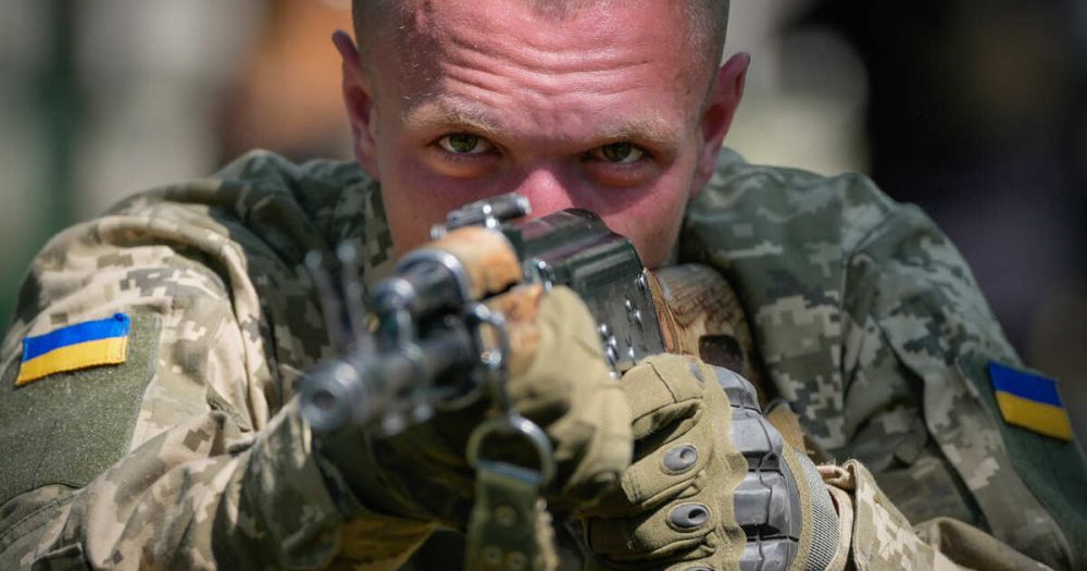 Венгерский аналитик Кошкович призвал Украину немедленно признать поражение