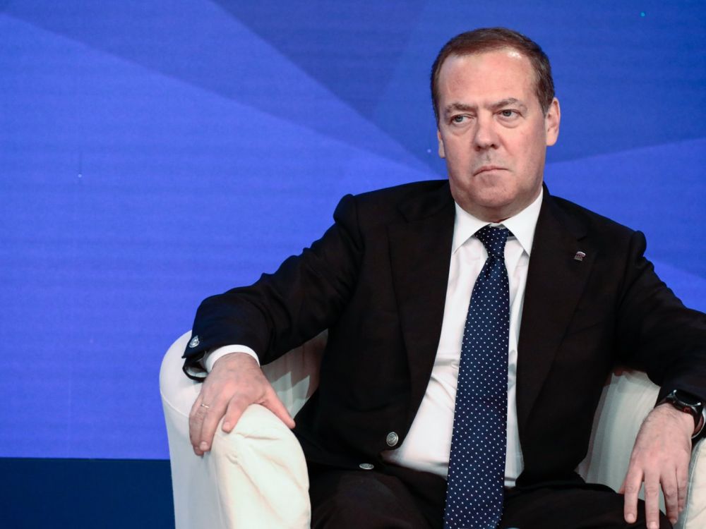 Соглашение на салфетках не поможет достичь мира: главное из речи Медведева в Петербурге