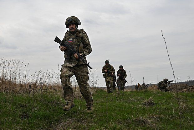 Российский боец рассказал о «мясных штурмах» ВСУ в поселке Зверево в ДНР