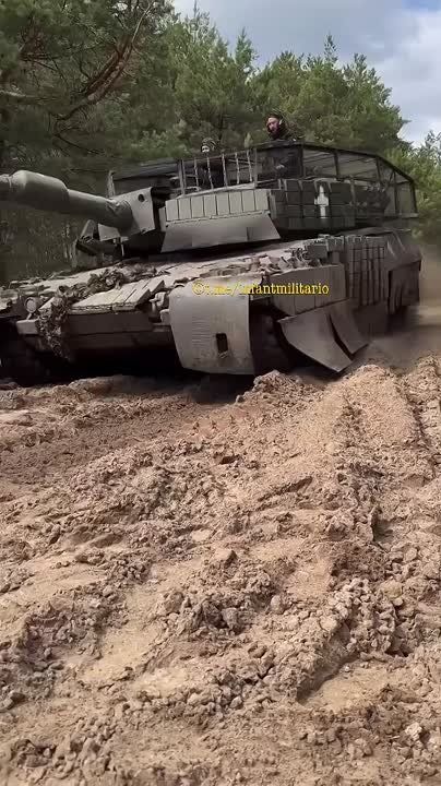 Крупный план танка M1A1SA-UKR на Украине