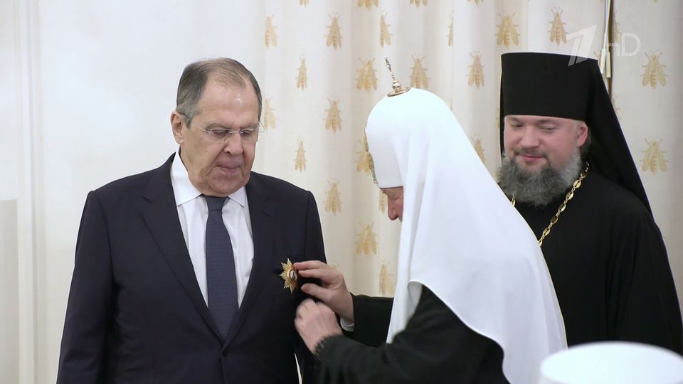 Патриарх Кирилл наградил Сергея Лаврова орденом Александра Невского I степени