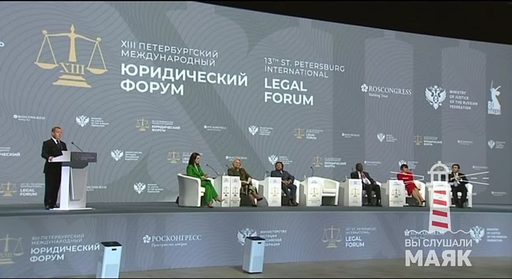 Путь безоговорочной капитуляции Украины многим в нашей стране нравится больше — Медведев