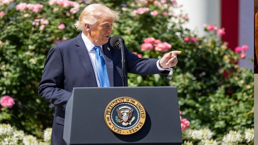 WP: Трамп хочет выплачивать беженцам из Украины по 1000 долларов за депортацию