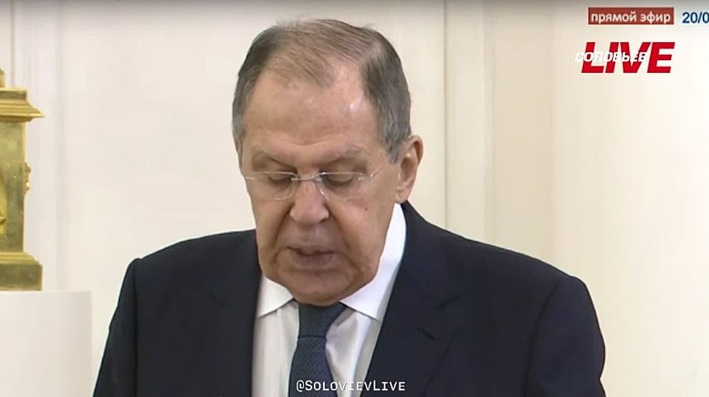 Хочу заверить всех присутствующих, что Россия не оставит православных людей Украины в беде и добьется того, чтобы их законные права уважались, а каноническое православие вернуло себе центральное место в духовной жизни народа...