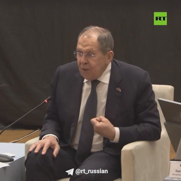 Одобрив 17-й пакет санкций против РФ, Евросоюз хотел эскалации украинского кризиса, подчеркнул Лавров