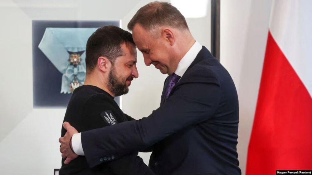 Польша устала платить за украинцев