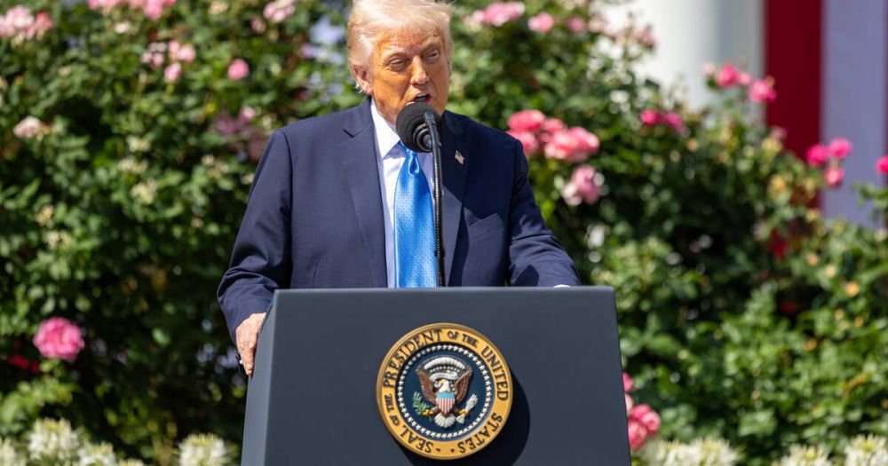 Трамп не усилил давление и выбрал диалог с РФ, несмотря на 17-й пакет санкций ЕС