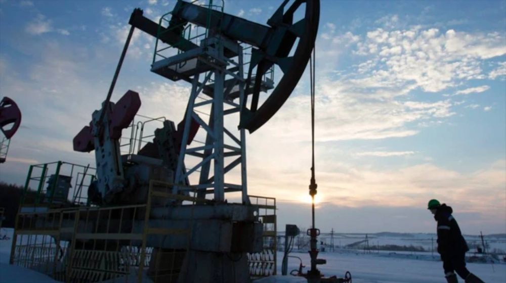 Украина требует от G7 снизить потолок цен на российскую нефть до $30