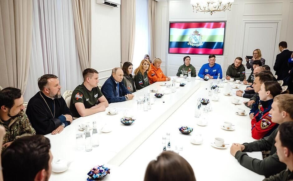 Путин рассказал, зачем сносят памятники, связанные с Россией