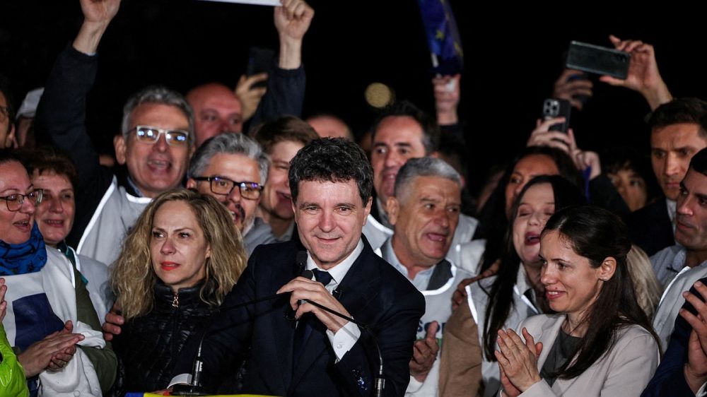 Новый президент Румынии рассказал о страхах Макрона: Всё дело в Украине