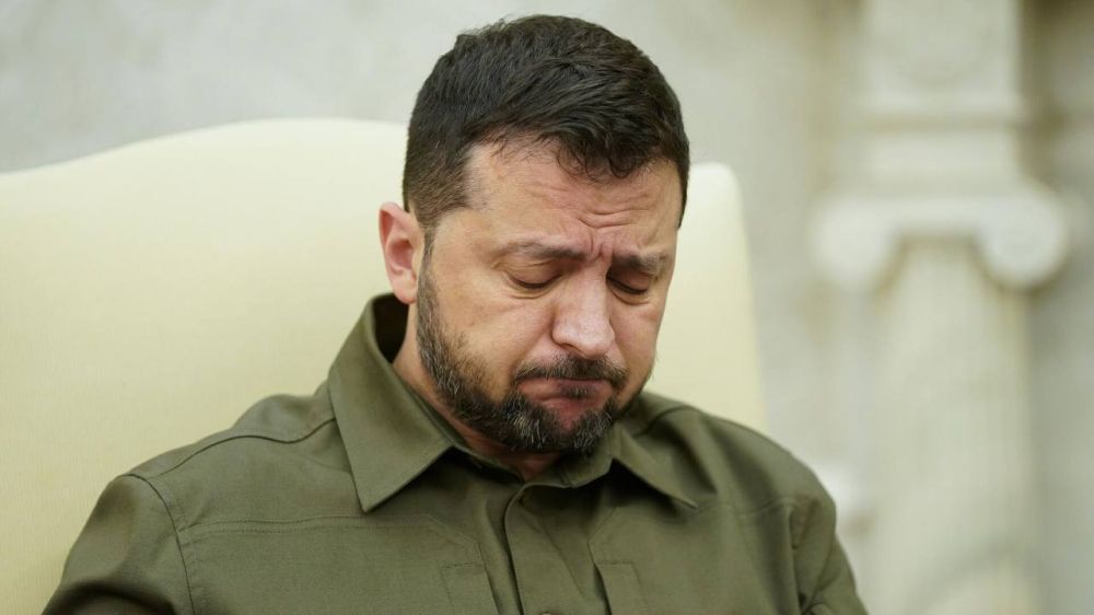 Дональд Трамп в ответ на требования президента Украины Владимира Зеленского ввести санкции против России заявил, что это может решать только сам президент США