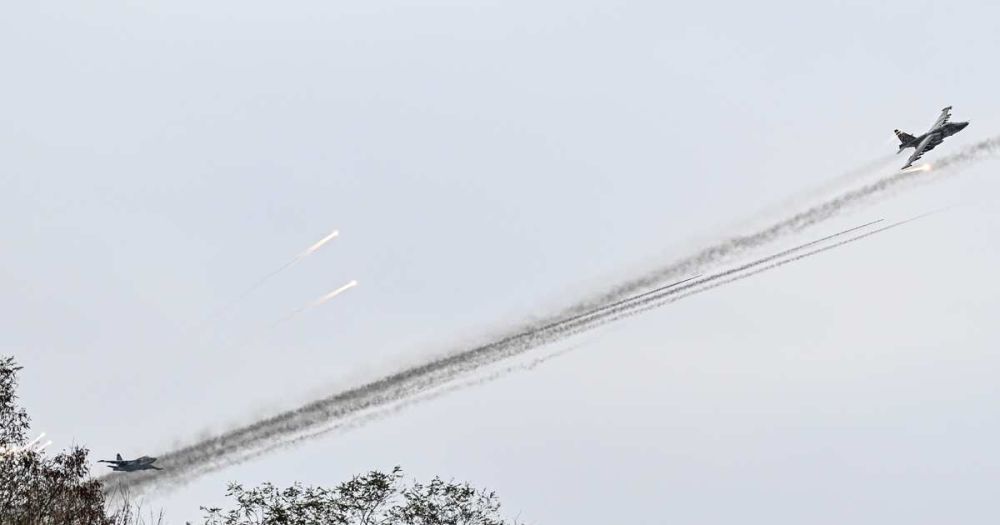 Экипажи самолетов Су-25 уничтожили замаскированные позиции и бронетехнику ВСУ