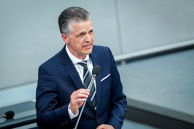 Глава канцелярии Мерца Фрай: Москва не хочет останавливать огонь и тянет время