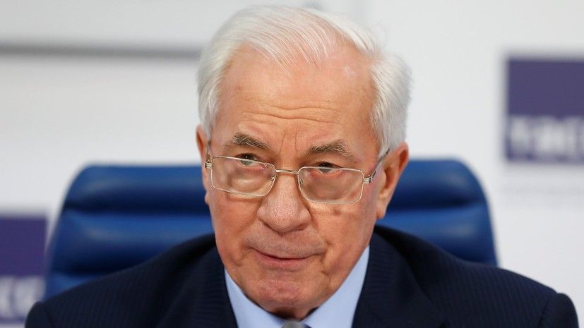 Азаров назвал особым цинизмом убийство Портнова у школы