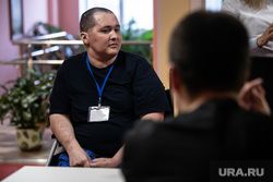 Искалеченного свердловского бойца СВО, которого бросила жена, отправили домой. Видео