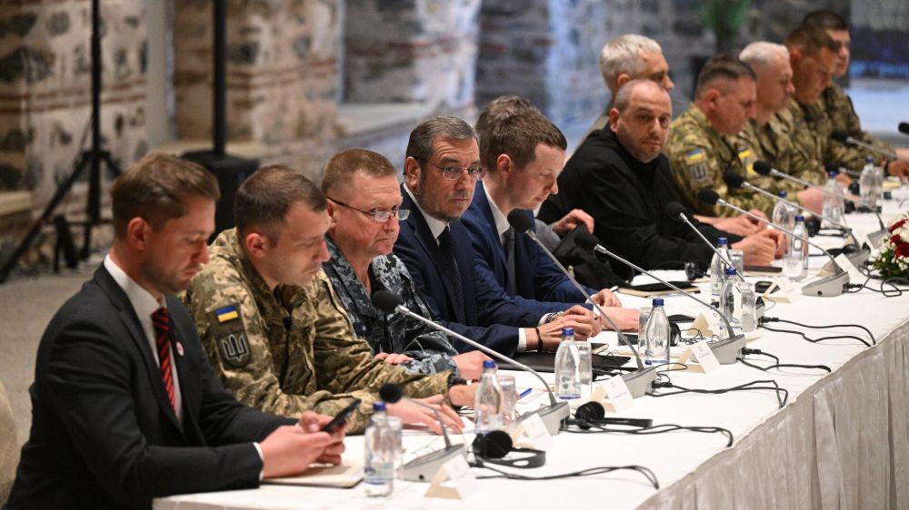 Надавили американцы: Павлив о том, почему во время переговоров украинцы вели себя "тихо и корректно"