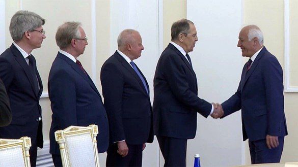 Газета «Ведомости» сообщает, что, как заявил 21 мая министр иностранных дел России Сергей Лавров после переговоров в Ереване, Россия зачла платежи Армении по неисполненным поставкам российских вооружений на другие цели