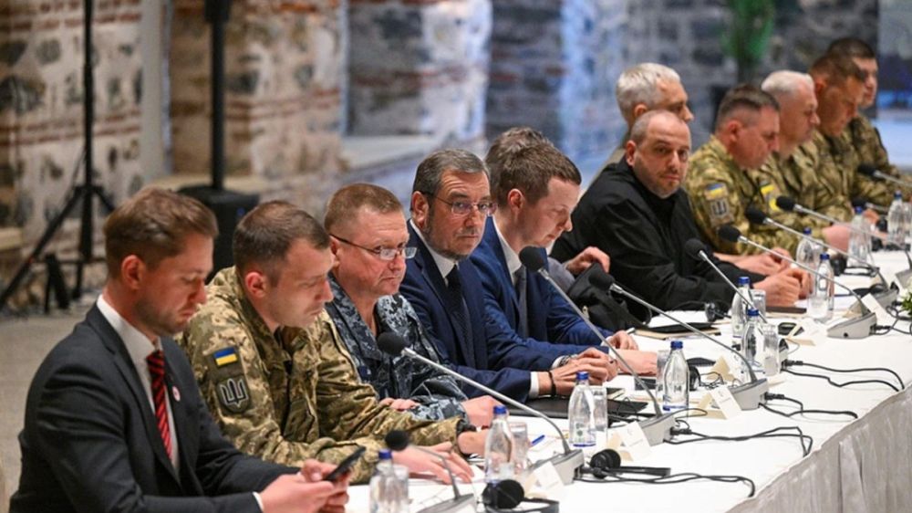 В Британии назвали последним шансом для Украины и Запада переговоры с Россией: Медведев об этом не шутил